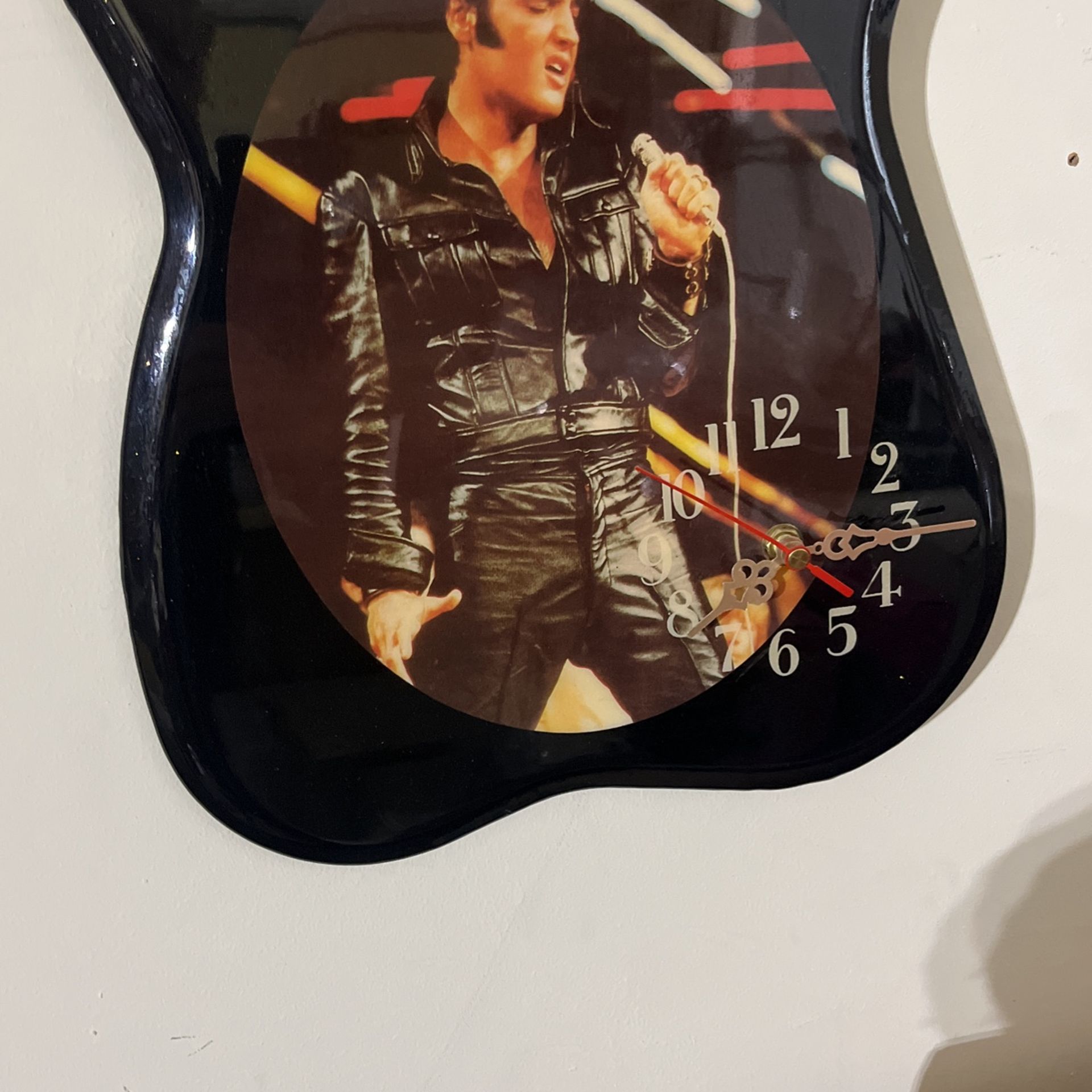 Elvis Presley Guitar shape wall clock reduced