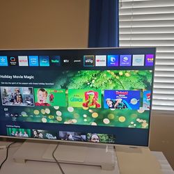 White Samsung M7 43 Inch 4k Ultra HD Monitor Like New