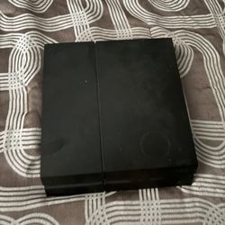 PS4 With 2 Controllers