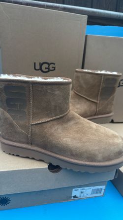 UGG BOTA. SIZE. #. 10. $. 55