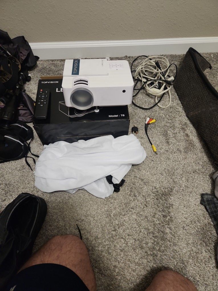 LED projector With Cloth And Parts