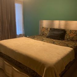 Serendipity KING Size Bedroom Set, Dresser & Nightstand - Champagne