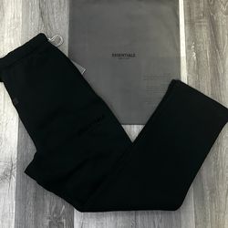 Essentials sweats size small uncuffed