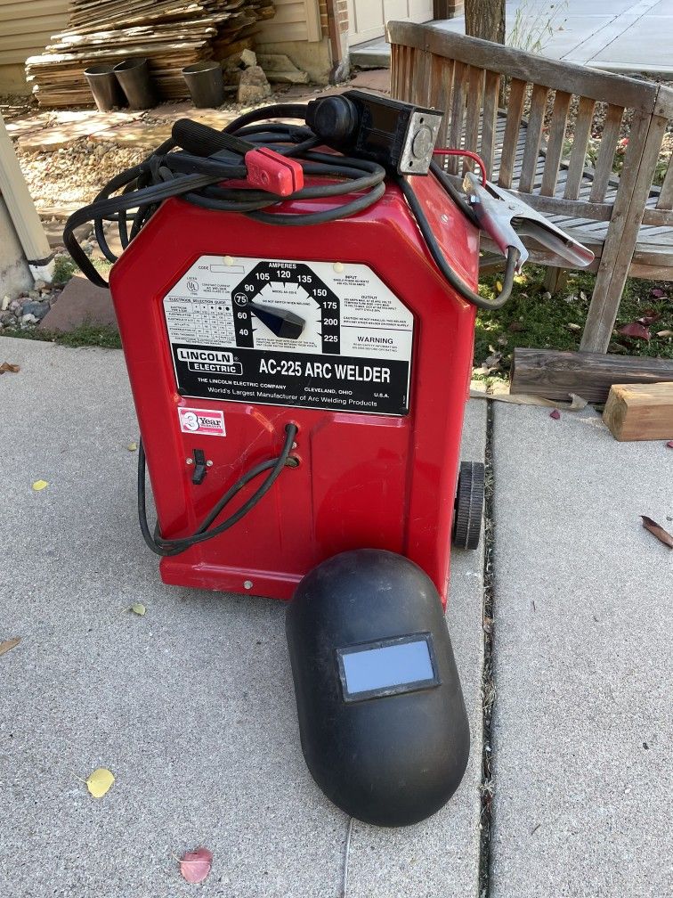 Lincoln Electric AC-225 Arc Welder 