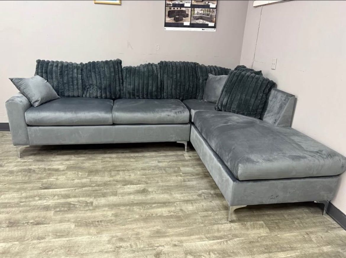 free couch in atl