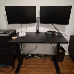 Electric Standing Desk with Adjustable Height – Dual Monitor Setup Ready!