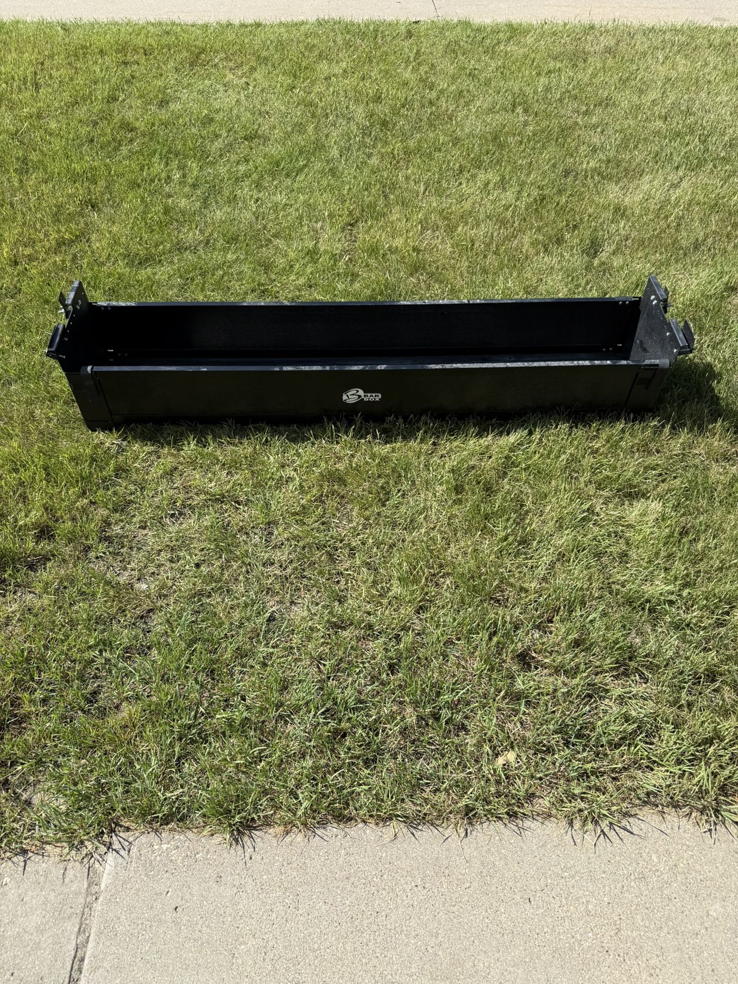 🧰 BAK Box 2 Folding Truck Bed Toolbox – Fits 2018 Silverado (Double Cab)