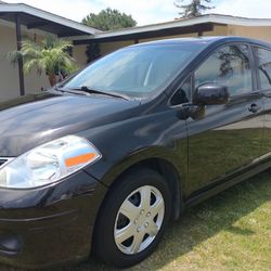 2011 Nissan Versa Hatchback
