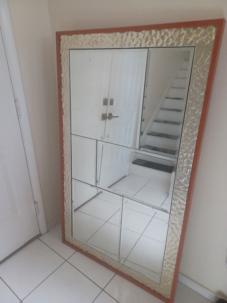 Mirror  4.9ft  * 2.10ft