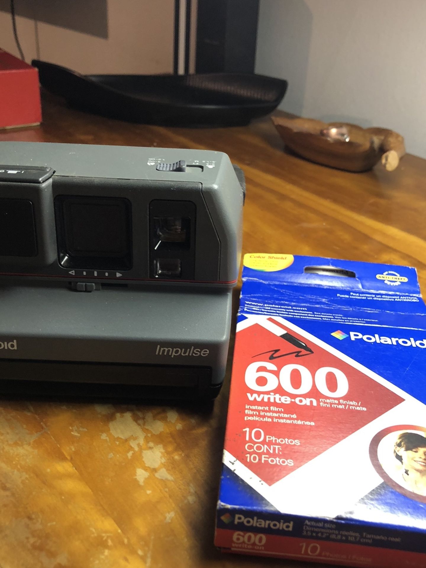 Vintage Polaroid Impulse 600