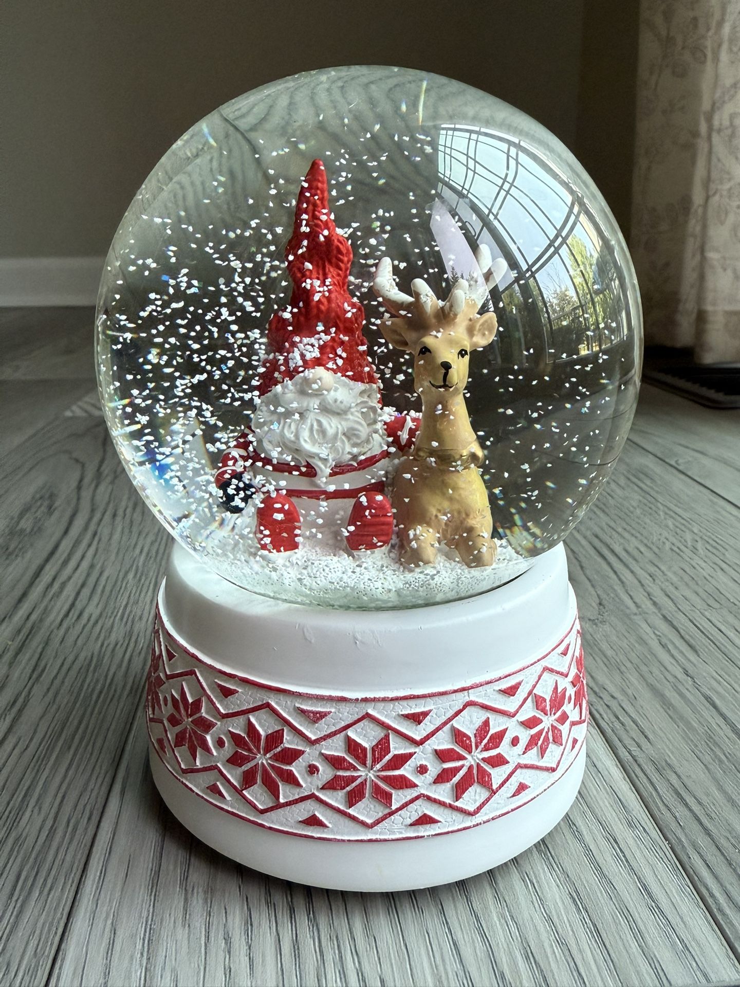 6” Christmas Snow Globe With Music
