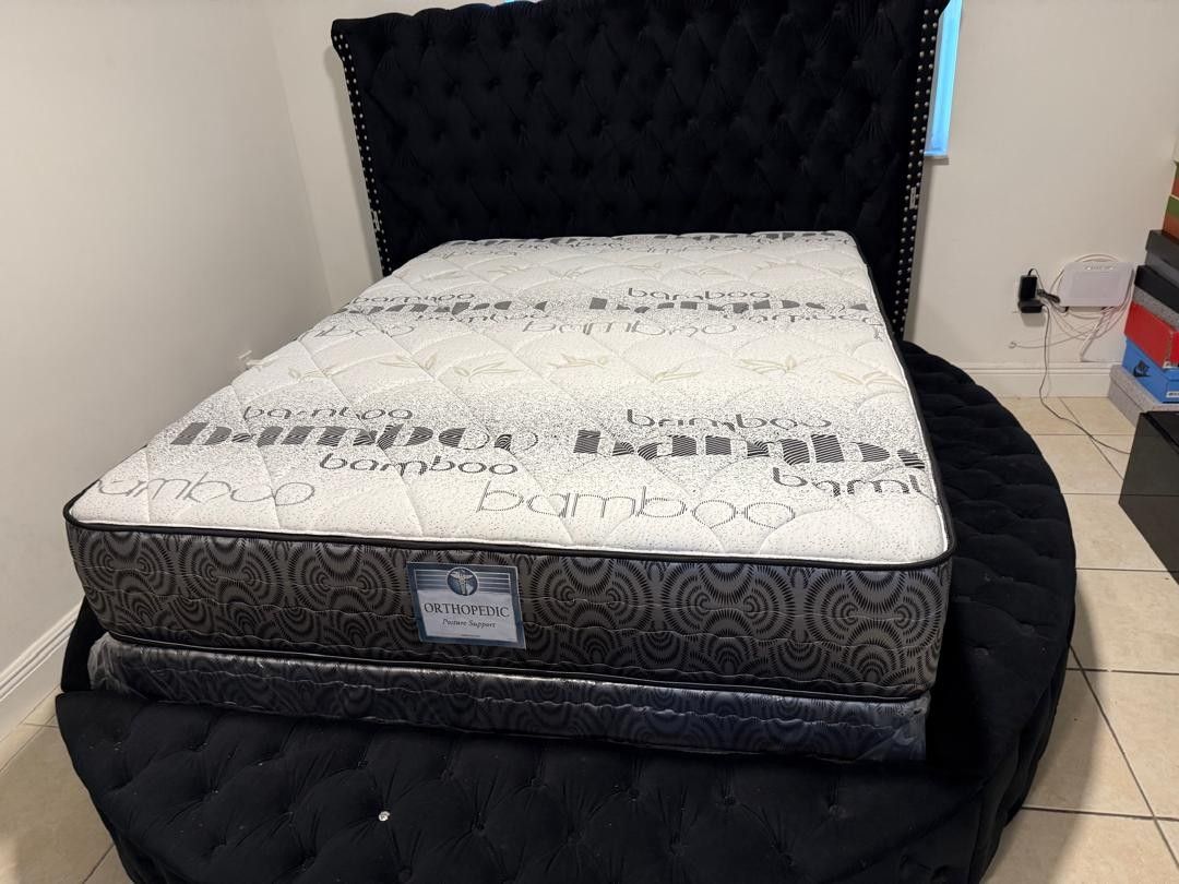 NEW MATTRESS FULL SIZE PLUSH WITH BOX SPRING