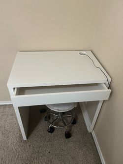 White Compact Desk with Drawer