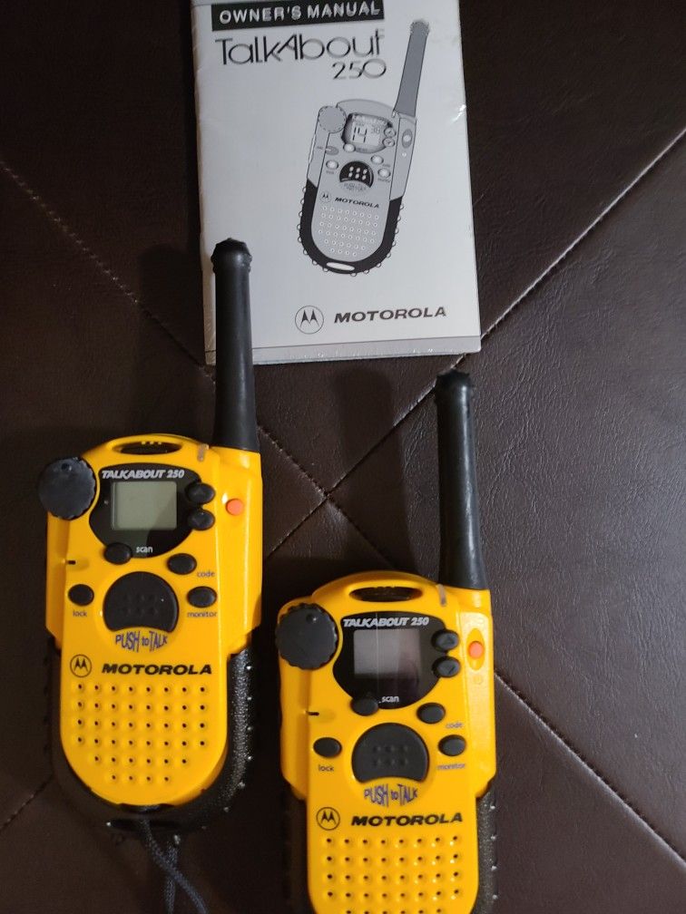 Walkie Talkies/ 2 Way Radios. Motorola Talkabout 250. Set Of 2