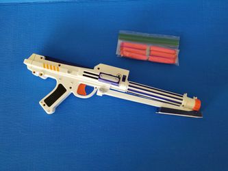 Star Wars Clone Wars Nerf Dart Blaster Rifle with Laser sight , Hasboro 2006