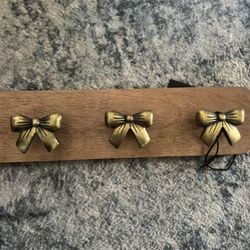 Bow Wall Hanger 