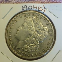 1904 S MORGAN DOLLAR. 