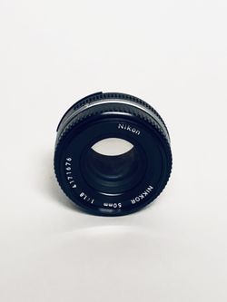 Nikon 50mm 1.8 lens vintage (Great Condition)