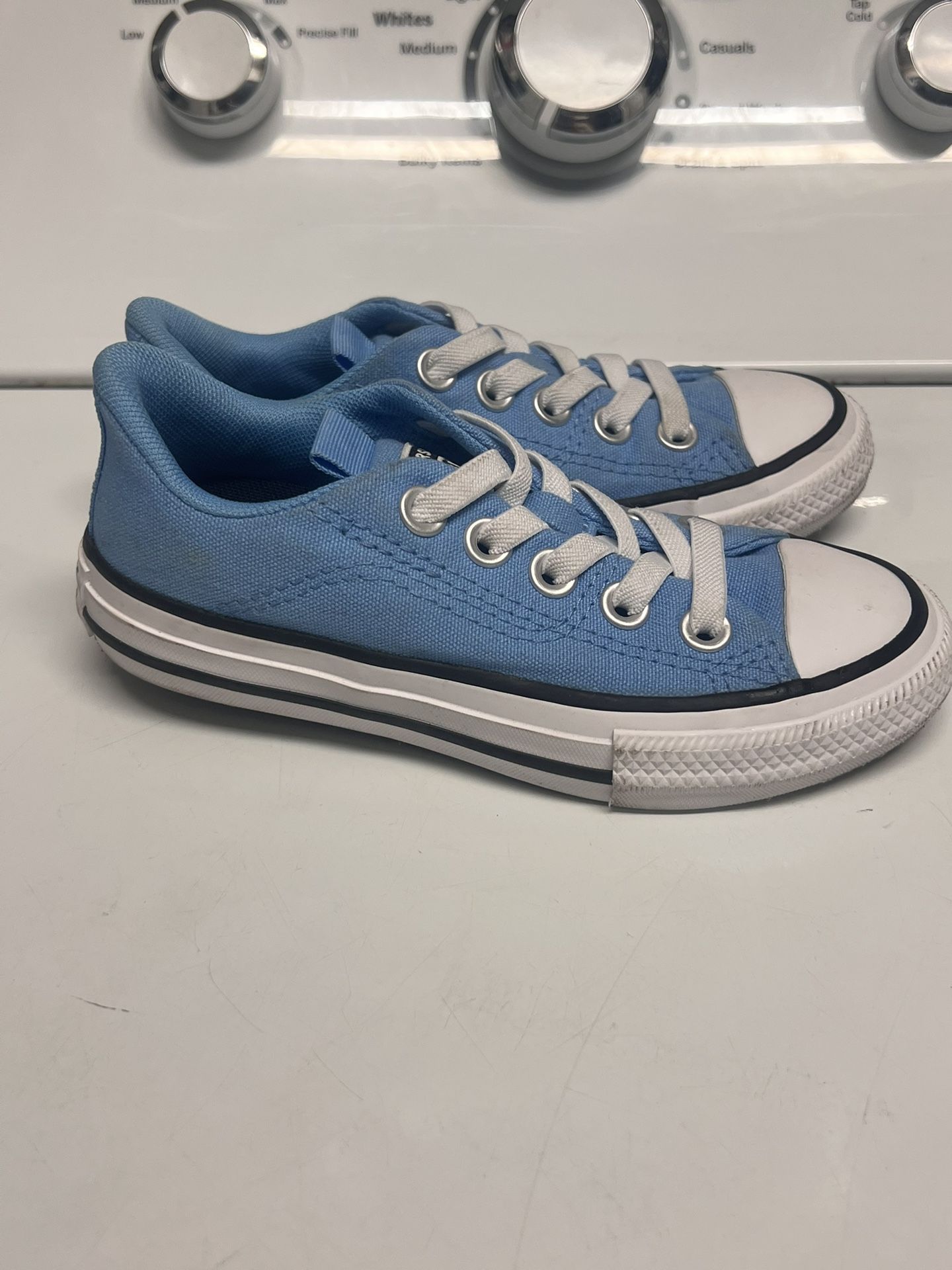 Like New Kids Converse 11c