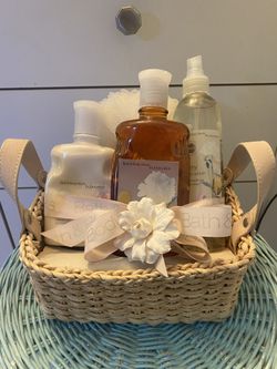 Vintage Bath And Body Works Pleasures Peony Body Splash Shower Gel Lotion 2004 Gift Set
