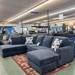 🥳Hot Deal🥳Brand New 2pc Name Brand Sectional Couch $1299, Finance Available, Delivery Available 