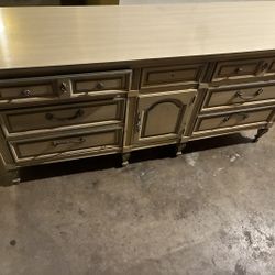 Cabinet/ Tv Stand 