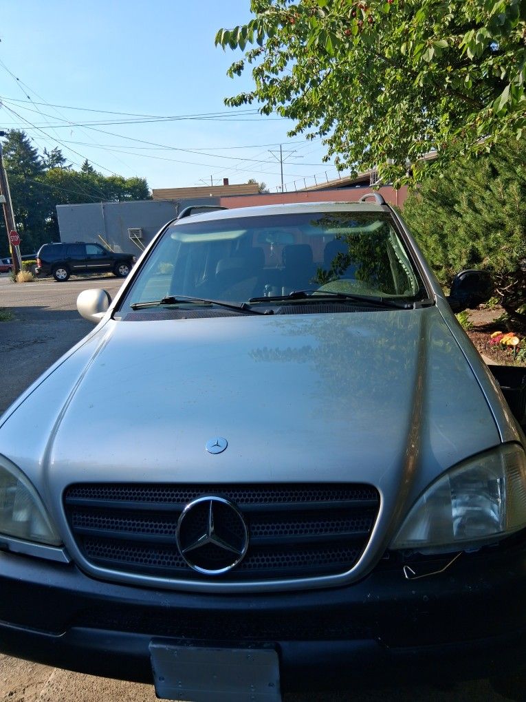 2000 Mercedes-Benz M-Class