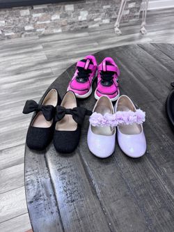 Toddler Size 9 shoes 40$ for all 3!