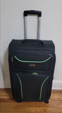 Global Travel Black Softside Spinner Luggage