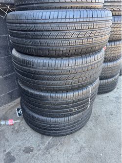 Vendo 235/65/R18 las 4 llantas por $170