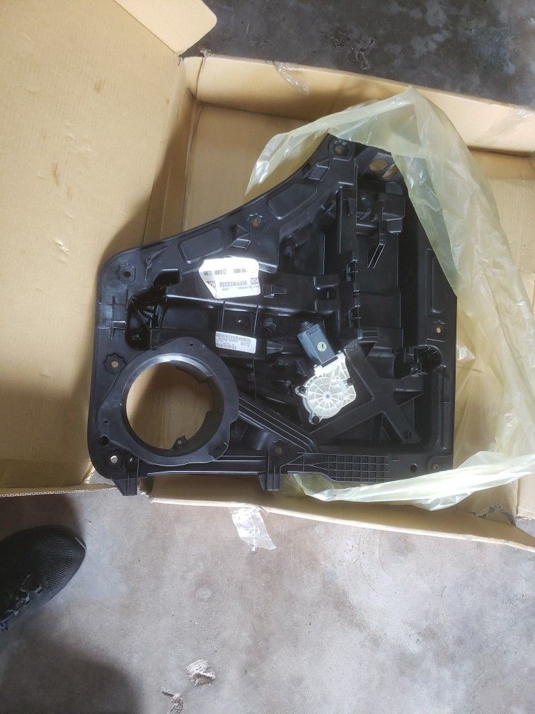 Jeep Liberty 2012-08 Rear Left Door Part