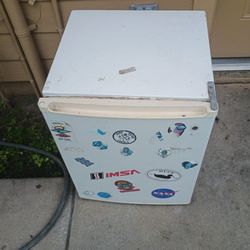 Mini Fridge 