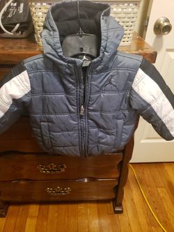 Jordan Puffer Jacket Size 3T Excellent Condition 👌 With Hoodie
