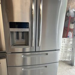 REFRIGERATOR 