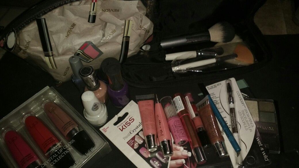 MAKE UP BUNDLE 20 PIECES