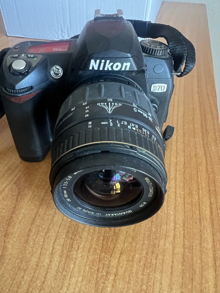 Nikon D70 W/ Camera Bag