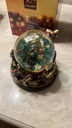 MUSICAL NATIVITY SCENE WATERGLOBE WITH LED LIGHTS AND REVOLVING BASE  SUPER HIGH QUALITY