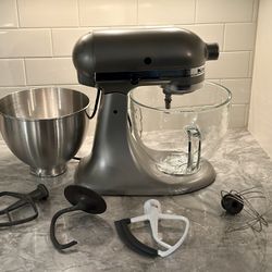 DEAL ALERT - Silver 4.5 Qt KitchenAid Mixer for Sale for Sale in