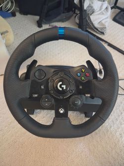 Logitech G923 w/ Pedals