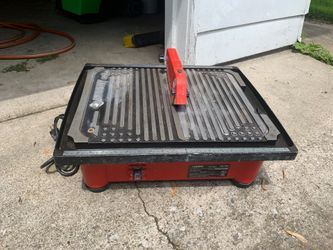 HUSKY TILE SAW