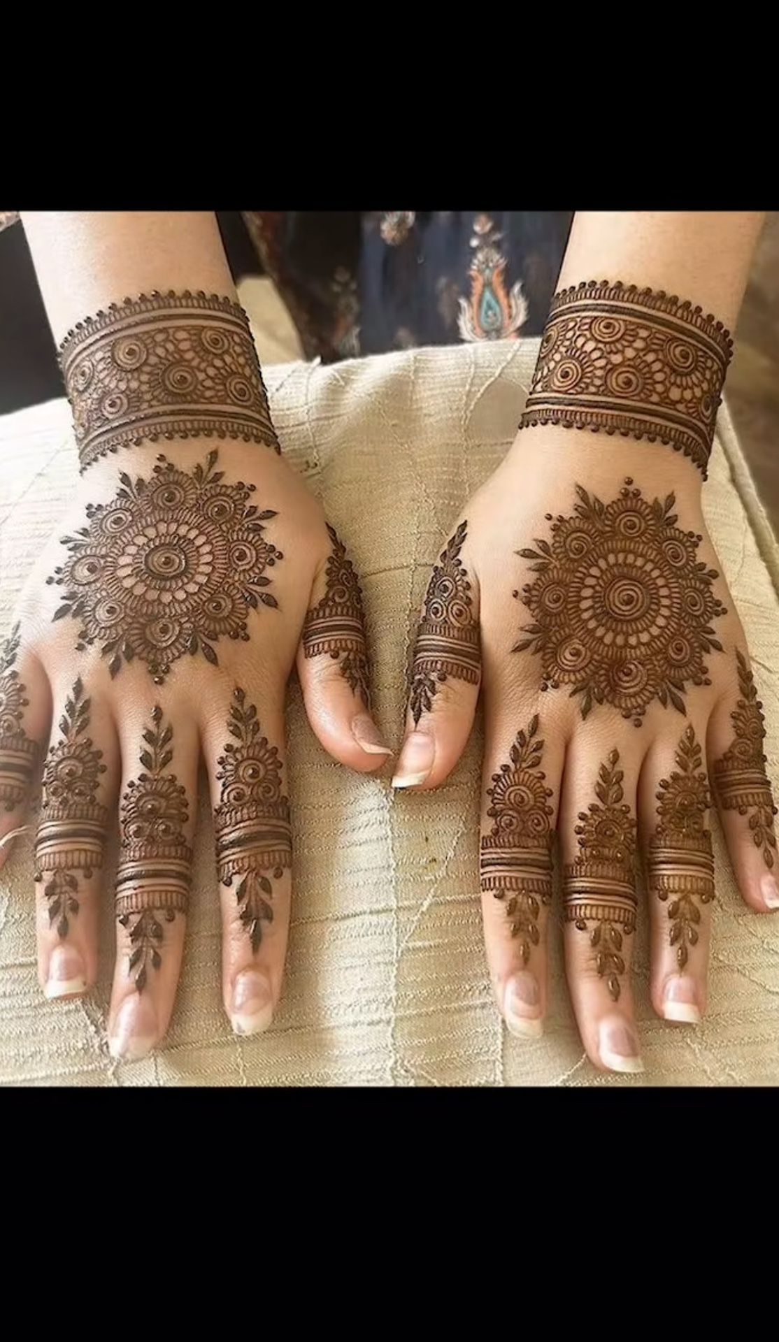 Henna Artist
