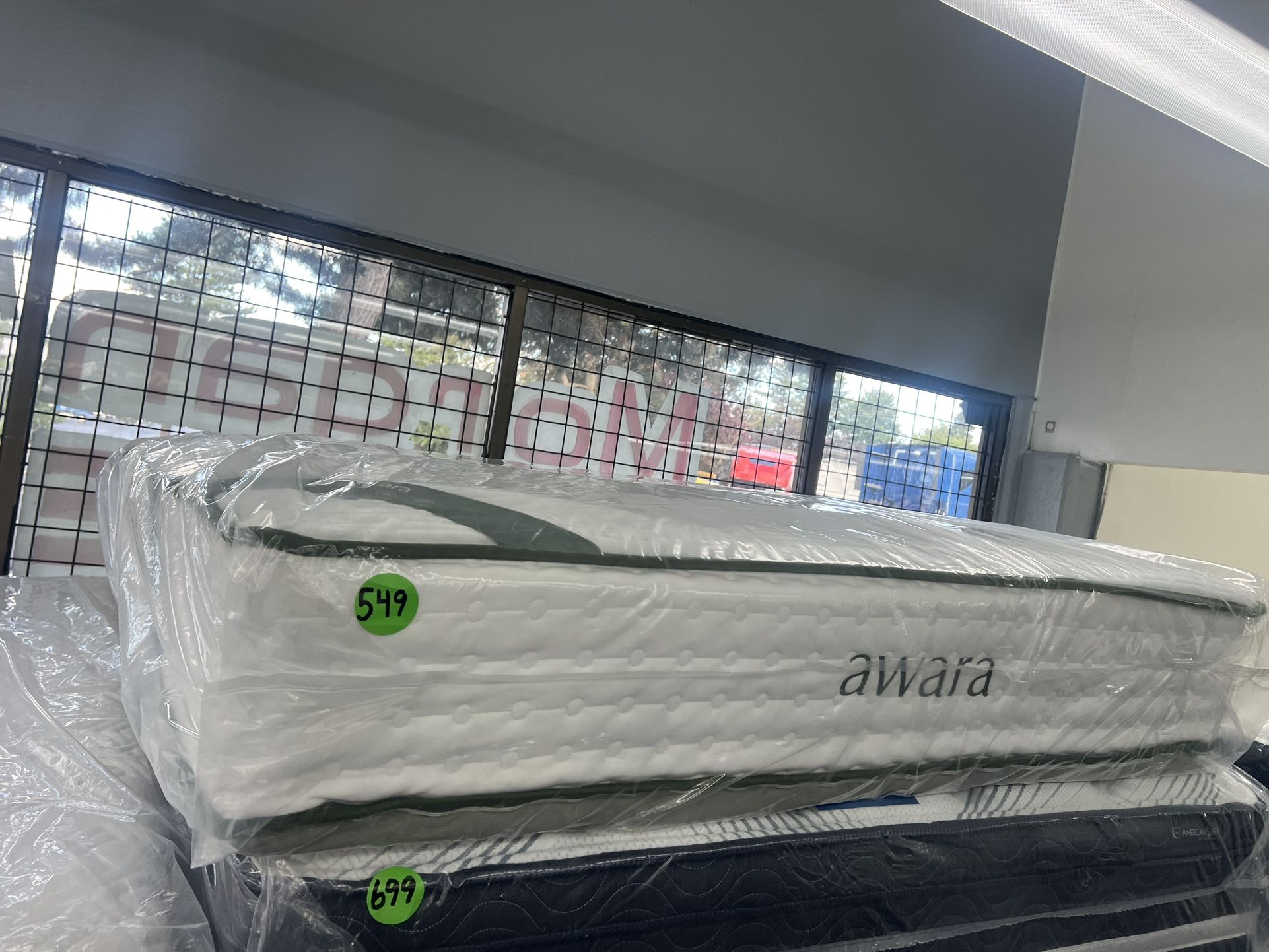 QUEEN SIZE AWARA MATTRESS & BOX SPRING BED SET
