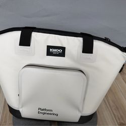 Igloo Trailmate 24-Can Tote Cooler Bag