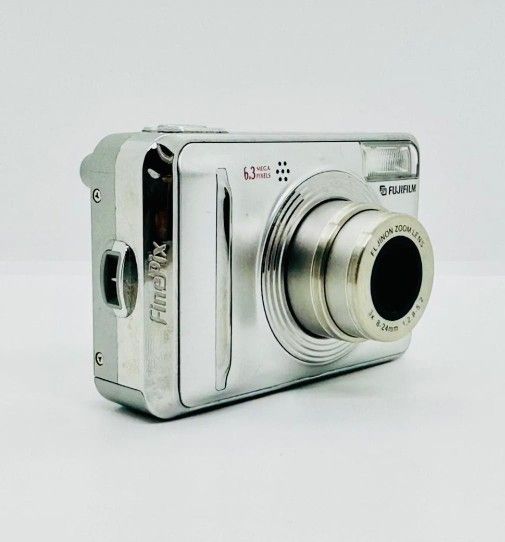 FujiFilm, FinePix A600, SUPER CCD, 6.3MP, 3 X Optical Zoom (18.6 X Total). NIB.