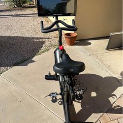 PRO FORM STATIONARY BIKE 22 Inch Touchscreen (se Habla Español)