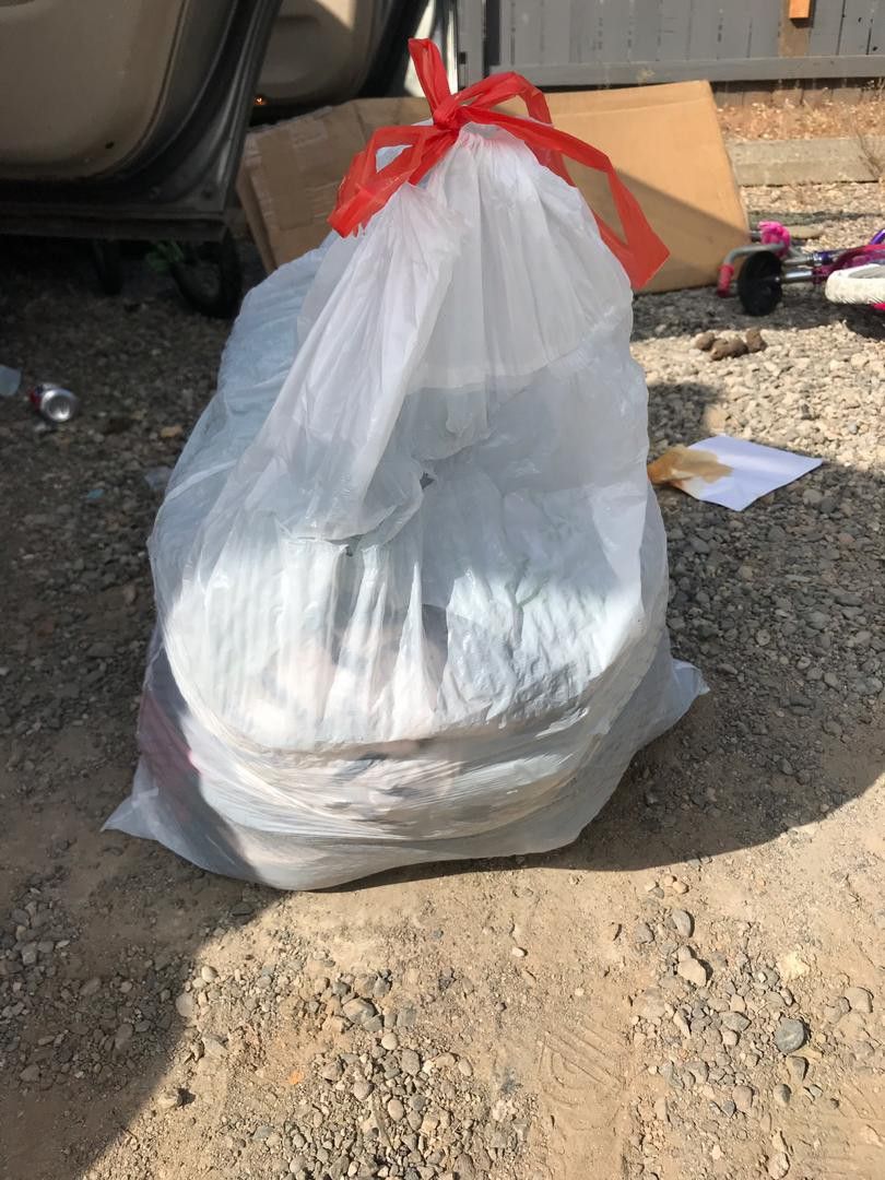 Free 4 bags of clothes