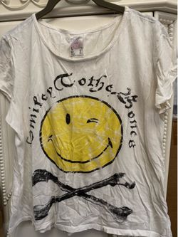 Juniors t-shirt