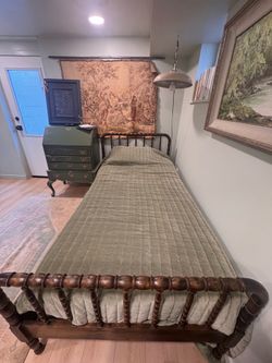 Heirloom Style Bobbin Spindle Bed | Ralph Lauren Inspired