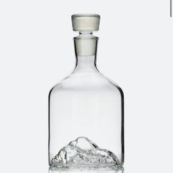 Brand New Whiskey Peaks Mountain 44oz Decanter