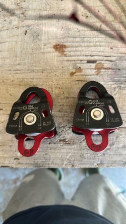 Gm climbing pulleys